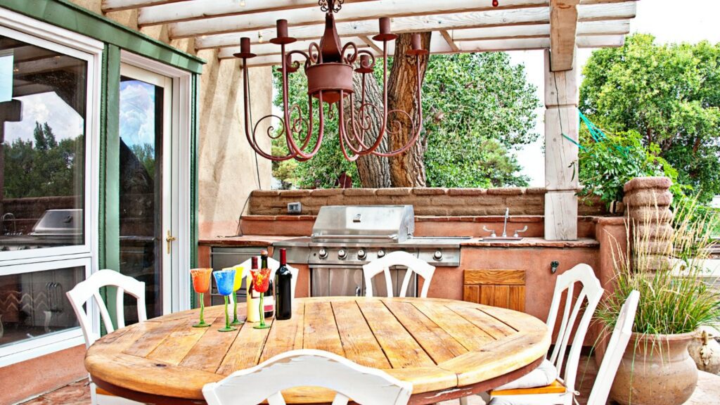 Outdoor Kitchen